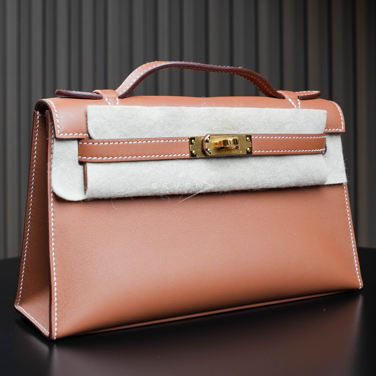 Hermès Kelly Mini SWIFT Calfskin 37 GHW